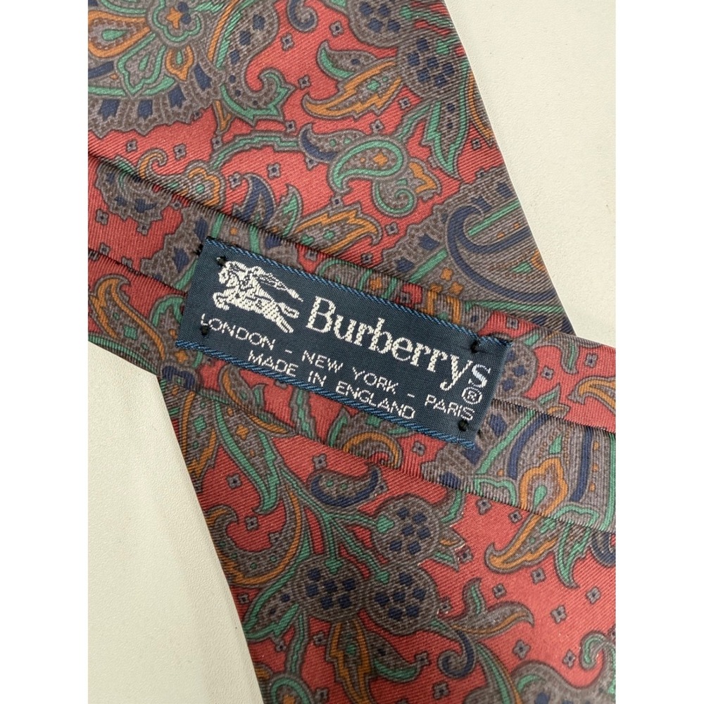 Burberrys Necktie Mens OS Red Paisley Silk Made in England Vintage Luxury‎